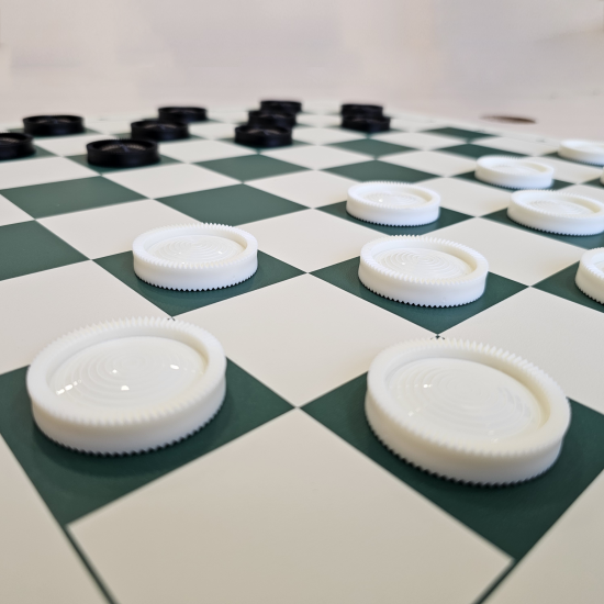 Plastikinės Varžybinės Šaškės 45x45x10 su Dėžute