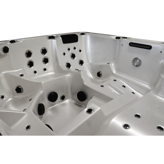 SPA Sūkurinė Vonia AMOG-1313 220x220x98cm.