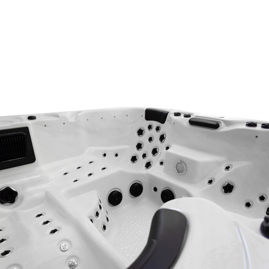 SPA Sūkurinė Vonia AMOG-1813 220x220 cm.